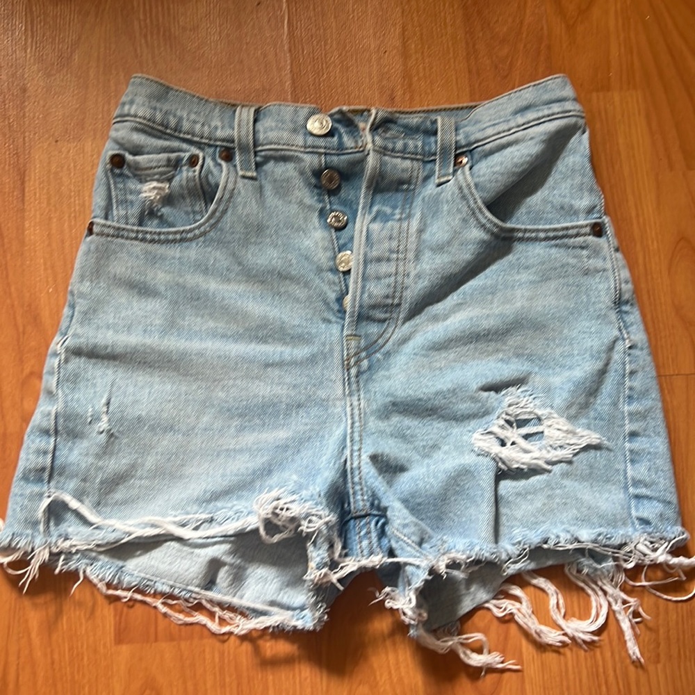 Levi Ribcage Shorts Size 25